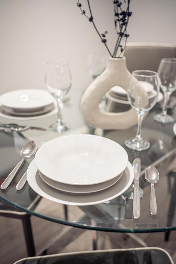 Studios With Ensuite Showers & Share Kitchens Prime Location Near Hospital, Town Center Apt 3 St Helens  外观 照片