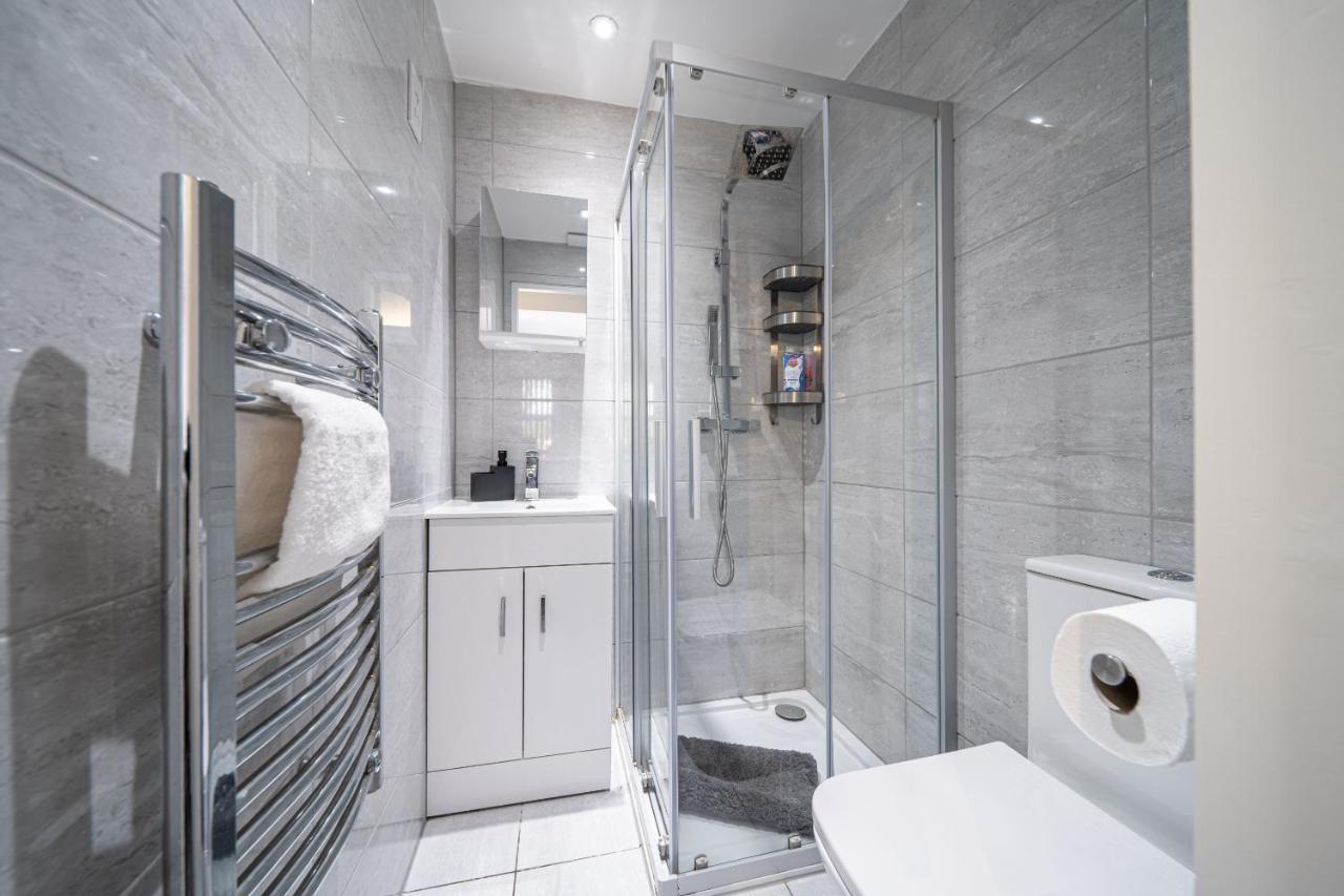 Studios With Ensuite Showers & Share Kitchens Prime Location Near Hospital, Town Center Apt 3 St Helens  外观 照片