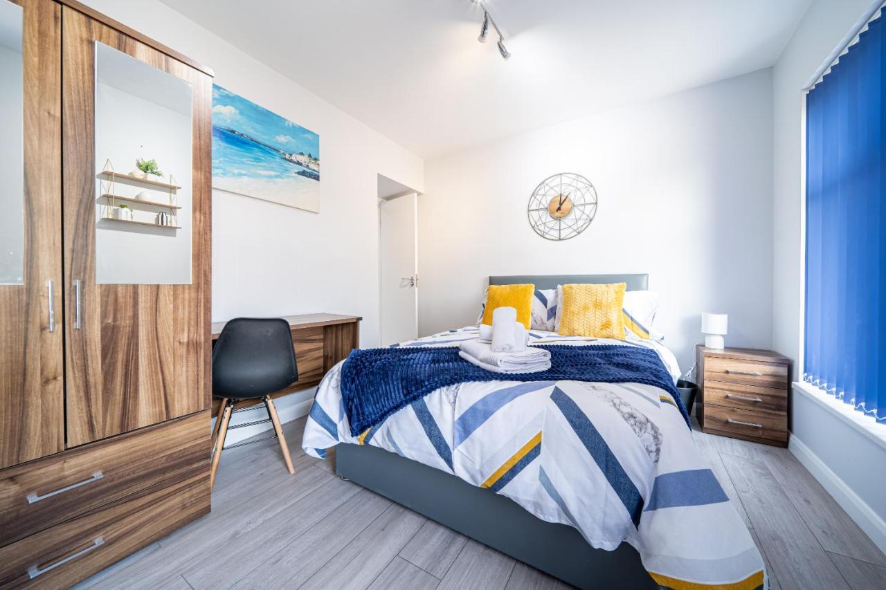 Studios With Ensuite Showers & Share Kitchens Prime Location Near Hospital, Town Center Apt 3 St Helens  外观 照片